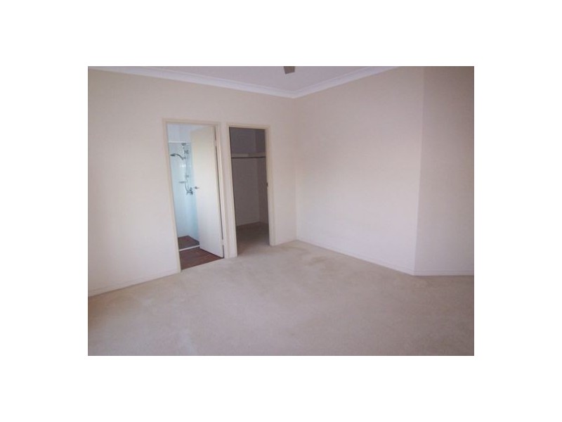 5/33 Harley Street, Labrador QLD 4215