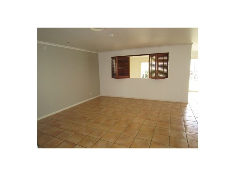 36 Crestwood Drive, Molendinar QLD 4214