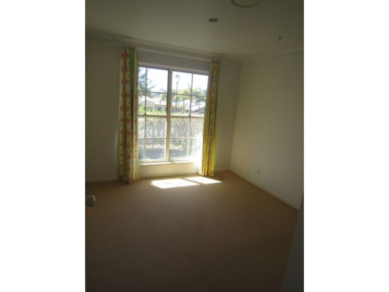 36 Crestwood Drive, Molendinar QLD 4214