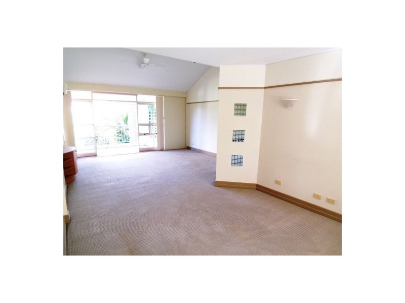 26/76 Chichester Drive, Arundel QLD 4214