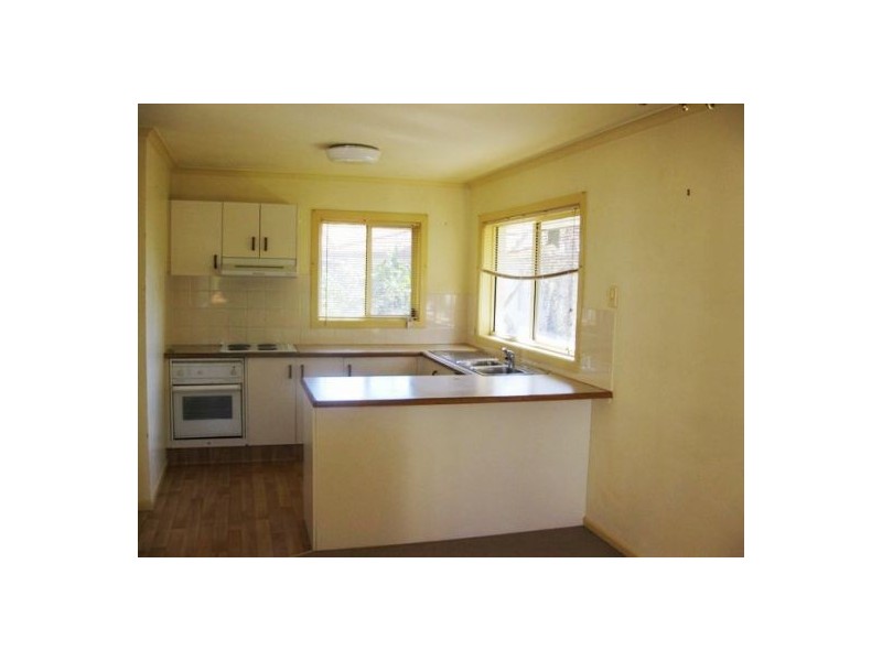 2/221 Scarborough St, Southport QLD 4215