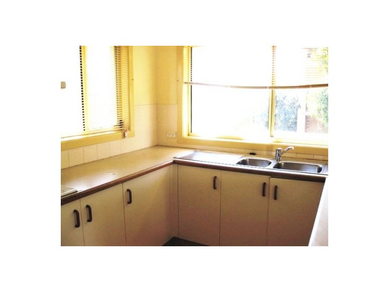 2/221 Scarborough St, Southport QLD 4215