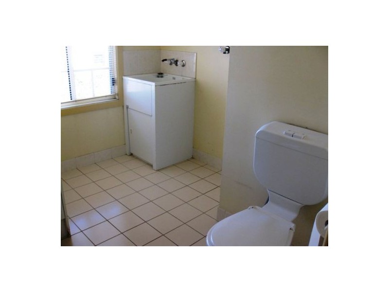 2/221 Scarborough St, Southport QLD 4215