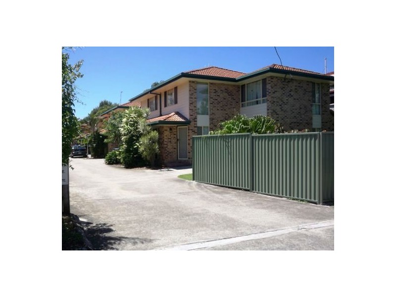 3/5 Ahern Street, Labrador QLD 4215