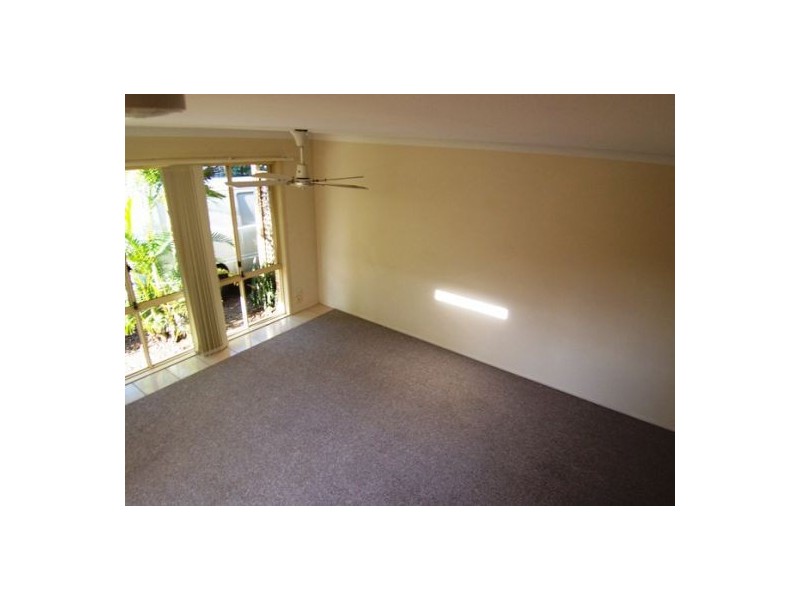 3/5 Ahern Street, Labrador QLD 4215