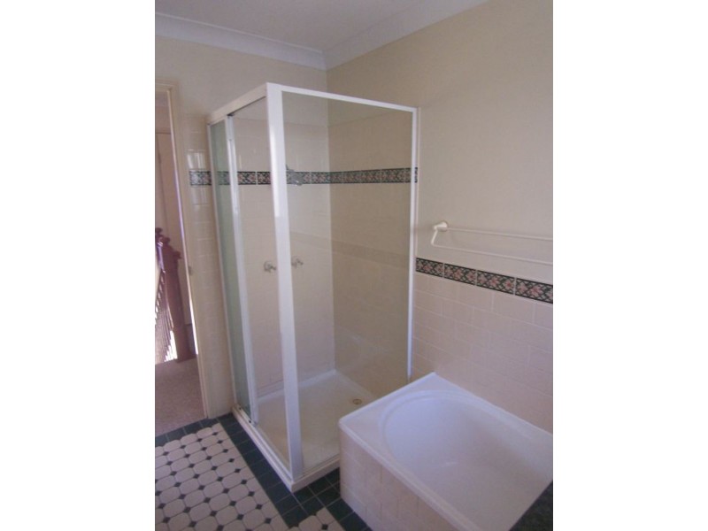 3/5 Ahern Street, Labrador QLD 4215