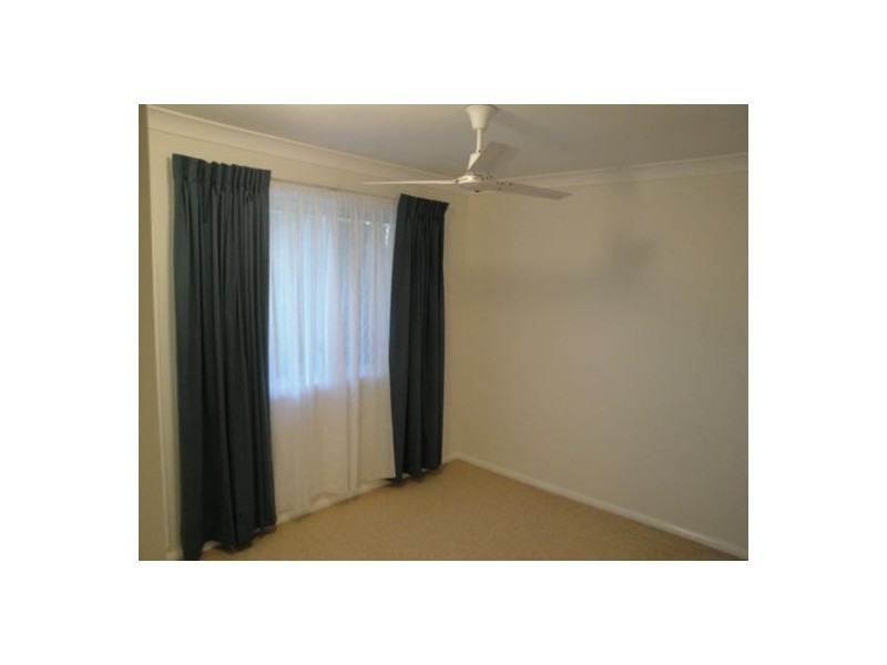 10 Sutherland Avenue, Labrador QLD 4215