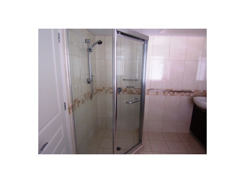 6/36 Oatland Esp, Runaway Bay QLD 4216