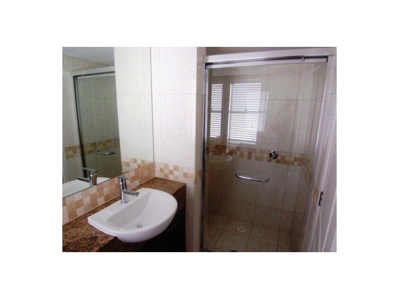 6/36 Oatland Esp, Runaway Bay QLD 4216