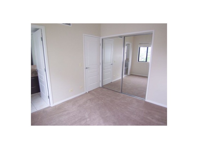 6/36 Oatland Esp, Runaway Bay QLD 4216