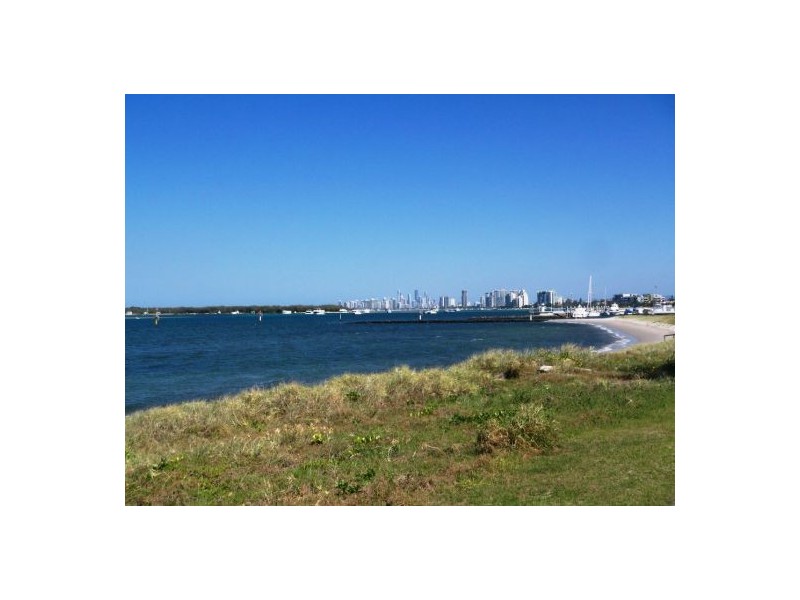 6/36 Oatland Esp, Runaway Bay QLD 4216