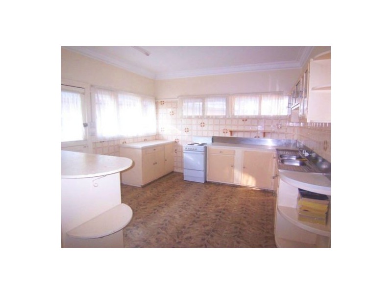 11 Charlton Street, Southport QLD 4215