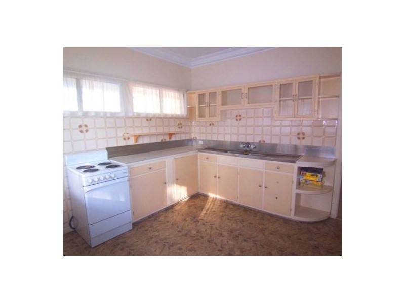 11 Charlton Street, Southport QLD 4215