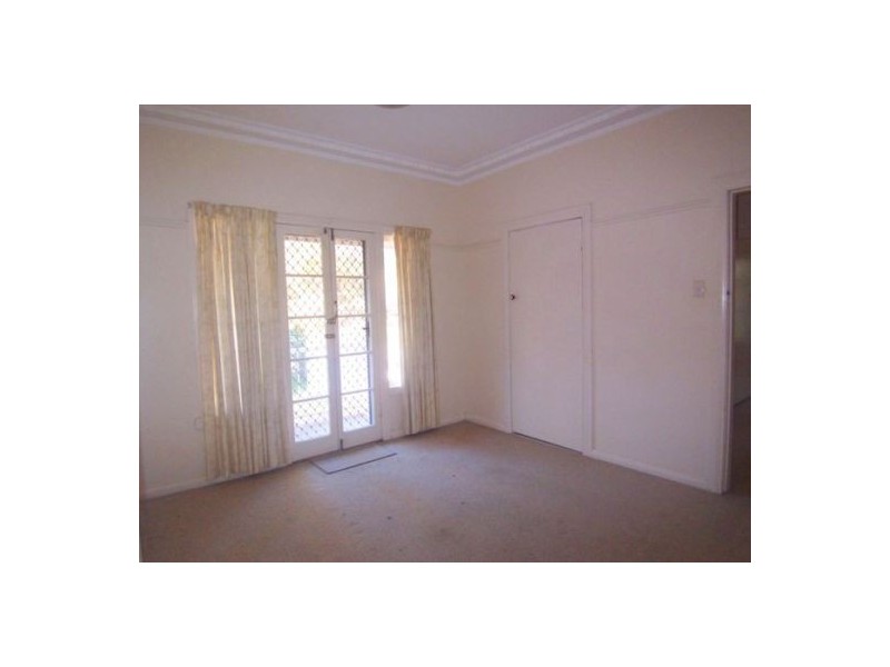 11 Charlton Street, Southport QLD 4215