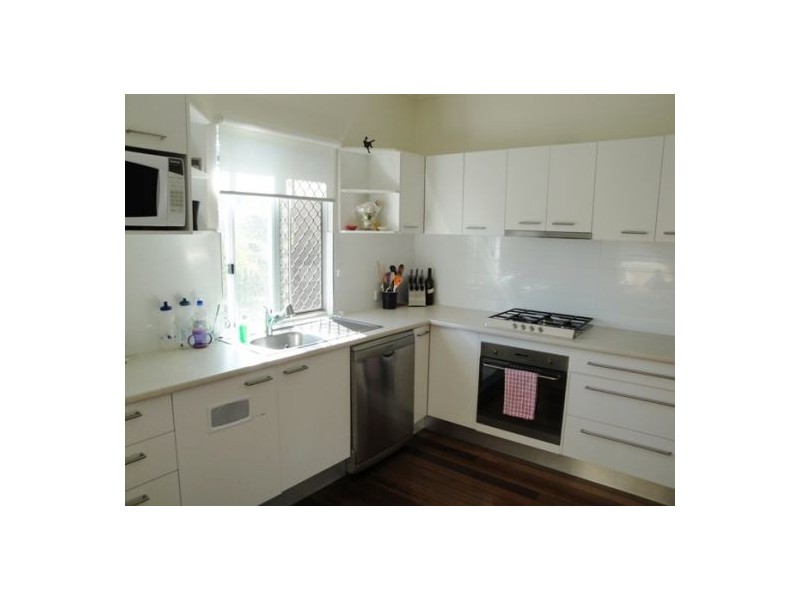 25-27 Sydney Street, Labrador QLD 4215