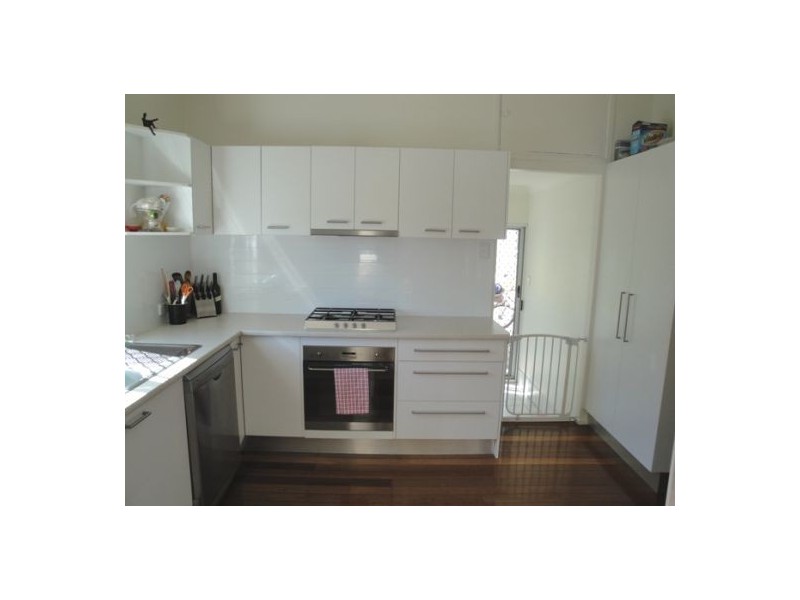 25-27 Sydney Street, Labrador QLD 4215