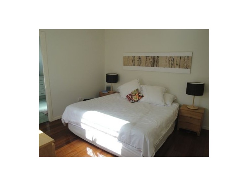 25-27 Sydney Street, Labrador QLD 4215