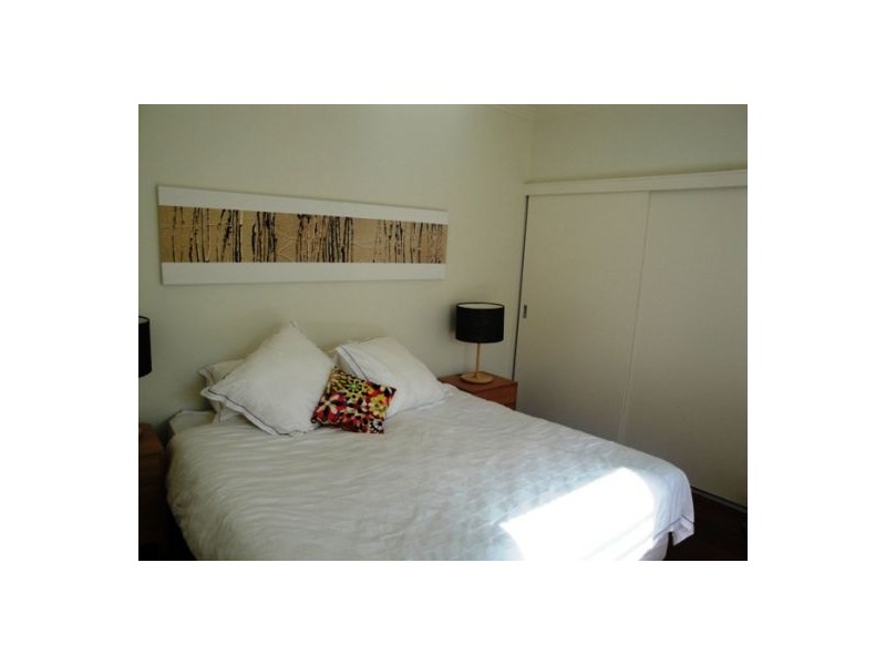 25-27 Sydney Street, Labrador QLD 4215