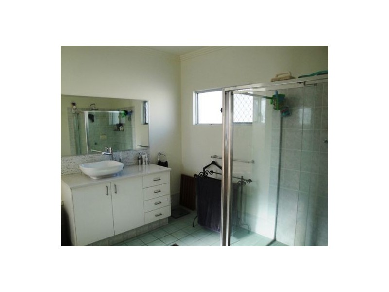 25-27 Sydney Street, Labrador QLD 4215