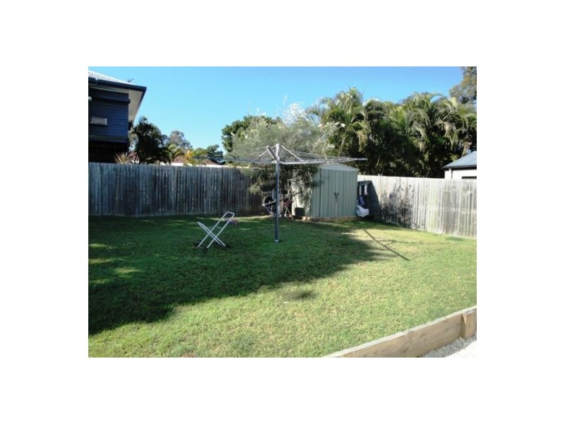 25-27 Sydney Street, Labrador QLD 4215