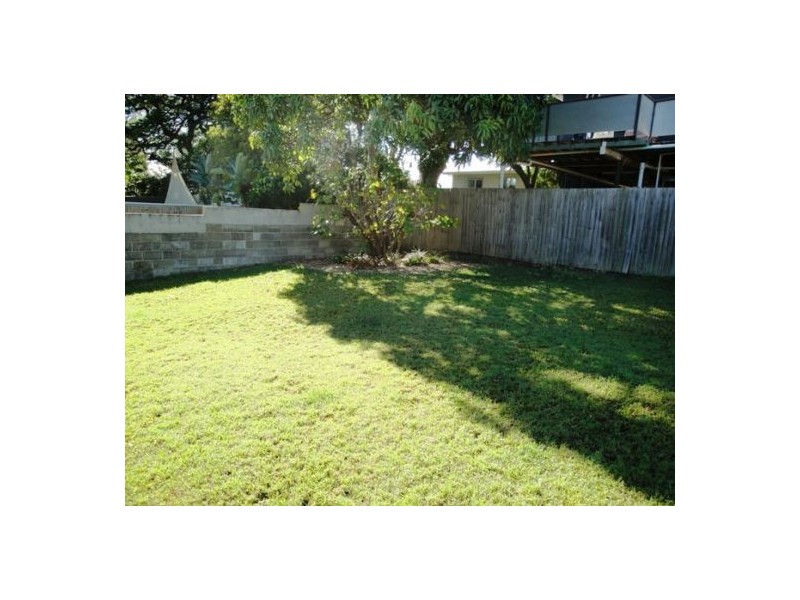 25-27 Sydney Street, Labrador QLD 4215