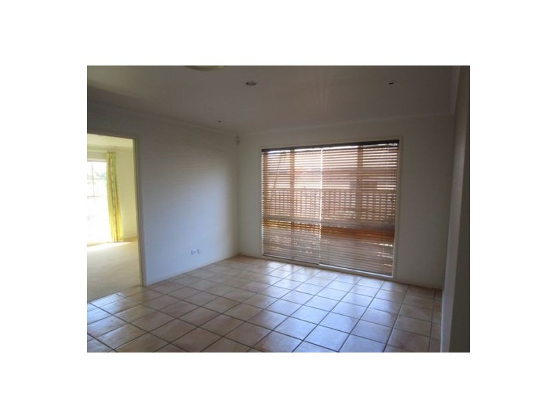 36 Crestwood Drive, Molendinar QLD 4214