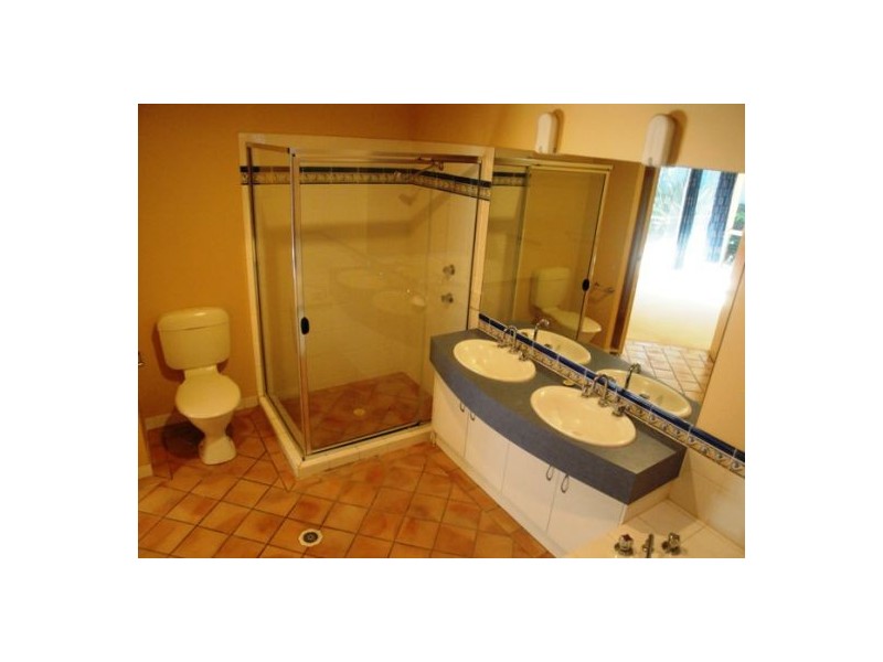 36 Crestwood Drive, Molendinar QLD 4214