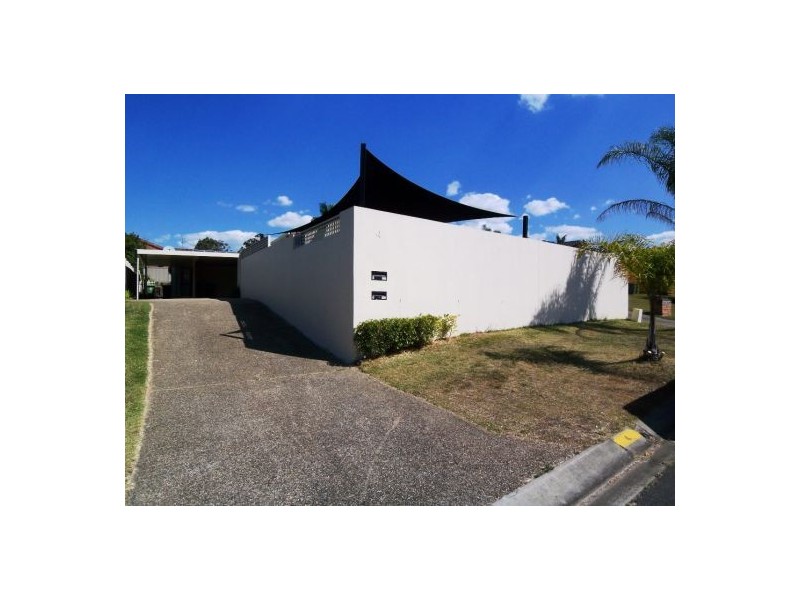 1/4 Jessica Court, Arundel QLD 4214