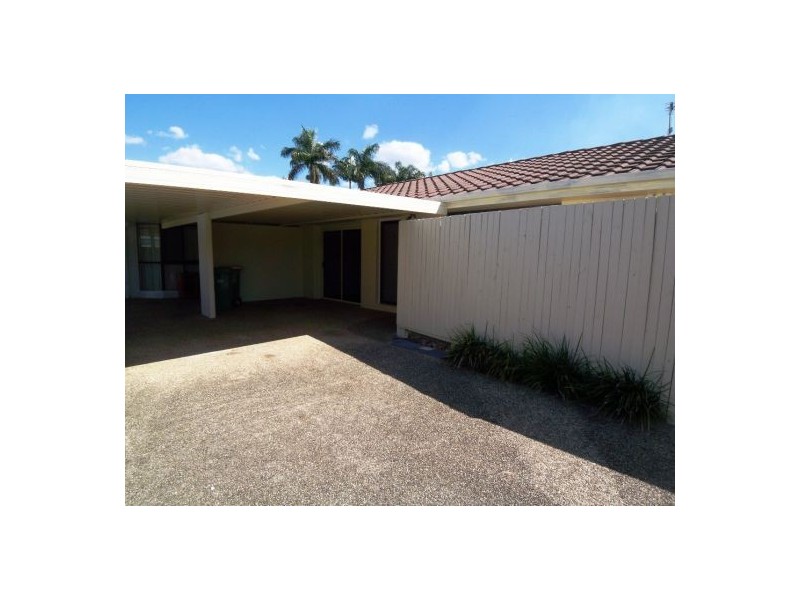 1/4 Jessica Court, Arundel QLD 4214