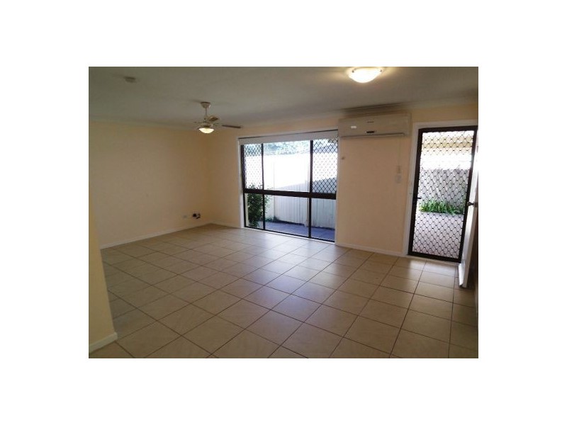 1/4 Jessica Court, Arundel QLD 4214