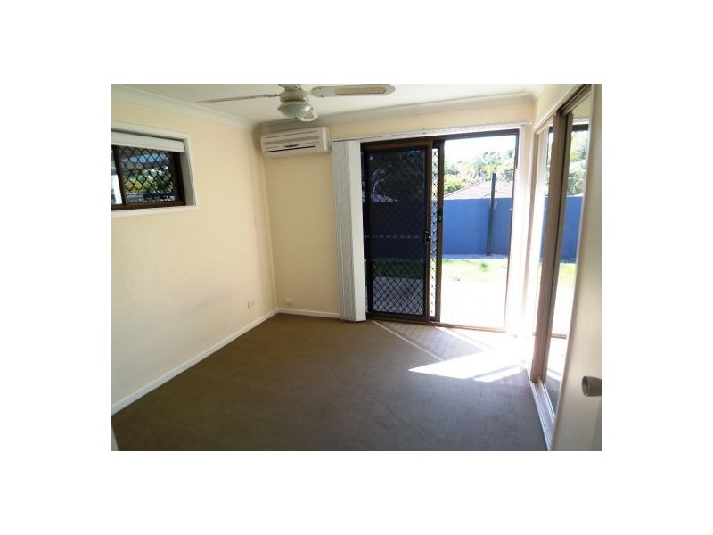 1/4 Jessica Court, Arundel QLD 4214