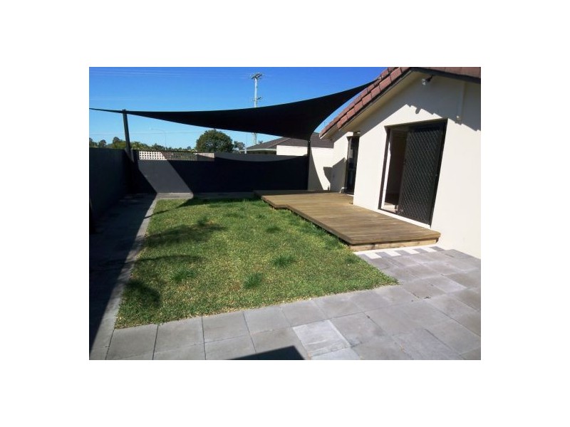 1/4 Jessica Court, Arundel QLD 4214