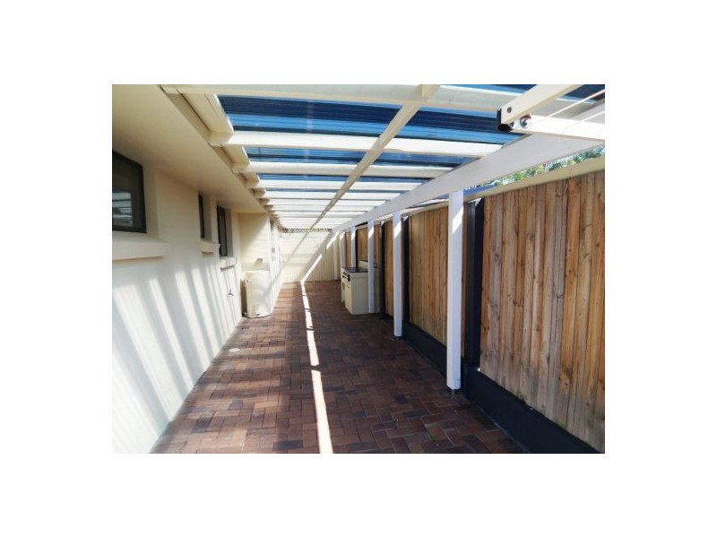 1/4 Jessica Court, Arundel QLD 4214