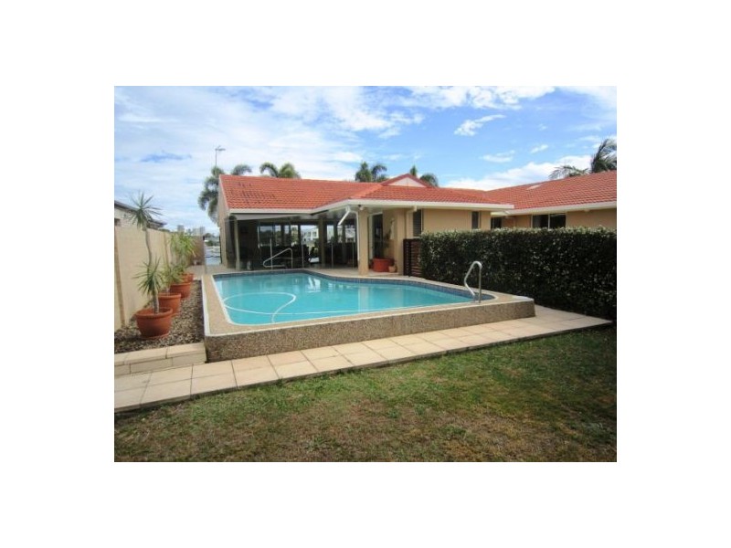 12 Wau Avenue, Runaway Bay QLD 4216