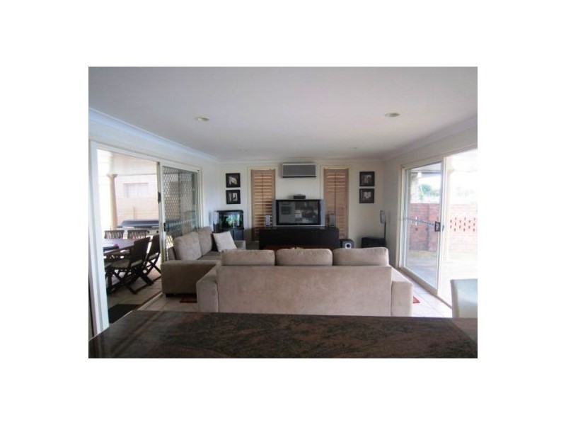 12 Wau Avenue, Runaway Bay QLD 4216