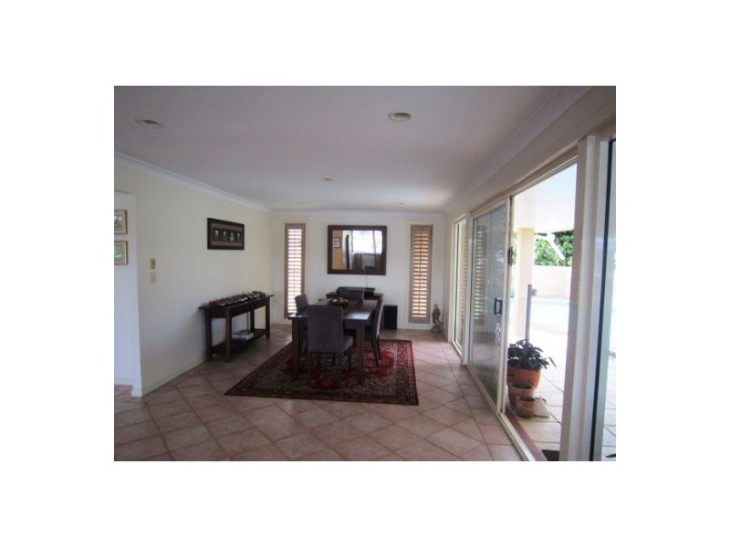 12 Wau Avenue, Runaway Bay QLD 4216