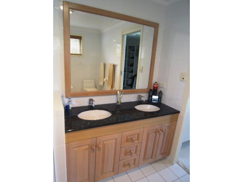 12 Wau Avenue, Runaway Bay QLD 4216