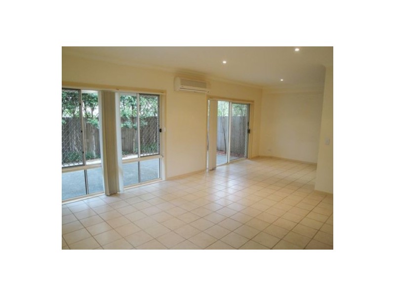 5/395 Pine Ridge Road, Runaway Bay QLD 4216