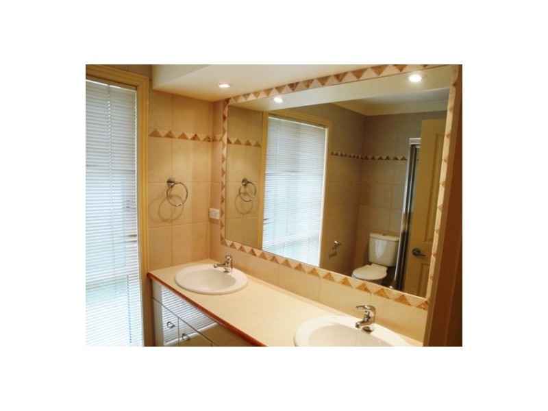 5/395 Pine Ridge Road, Runaway Bay QLD 4216