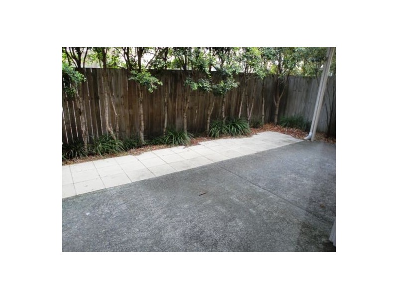 5/395 Pine Ridge Road, Runaway Bay QLD 4216