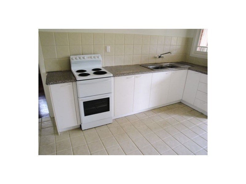 94-96 Eugaree St, Southport QLD 4215