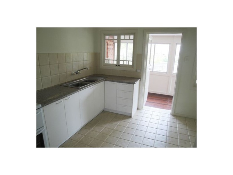 94-96 Eugaree St, Southport QLD 4215