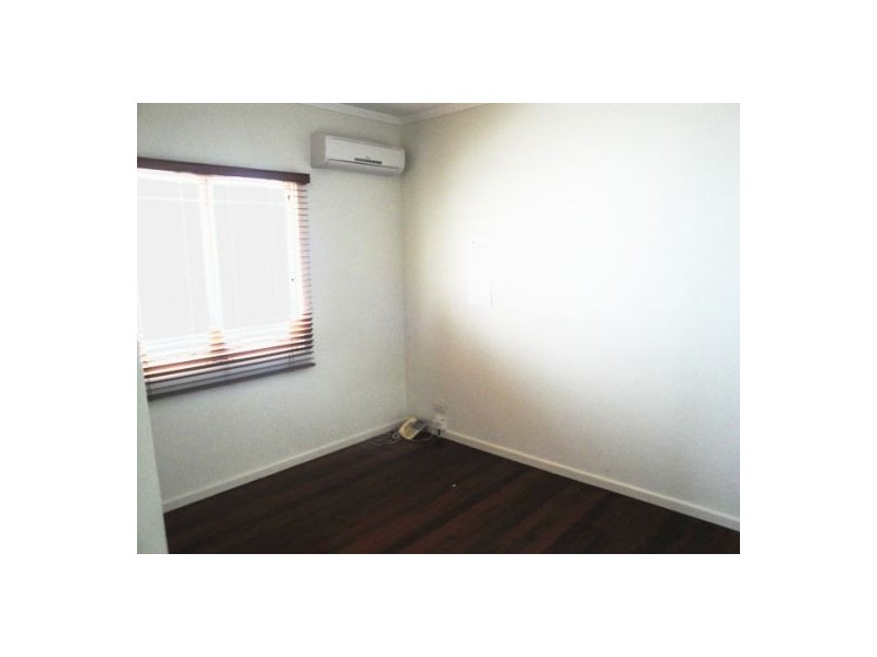 94-96 Eugaree St, Southport QLD 4215