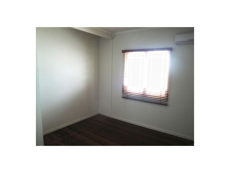 94-96 Eugaree St, Southport QLD 4215