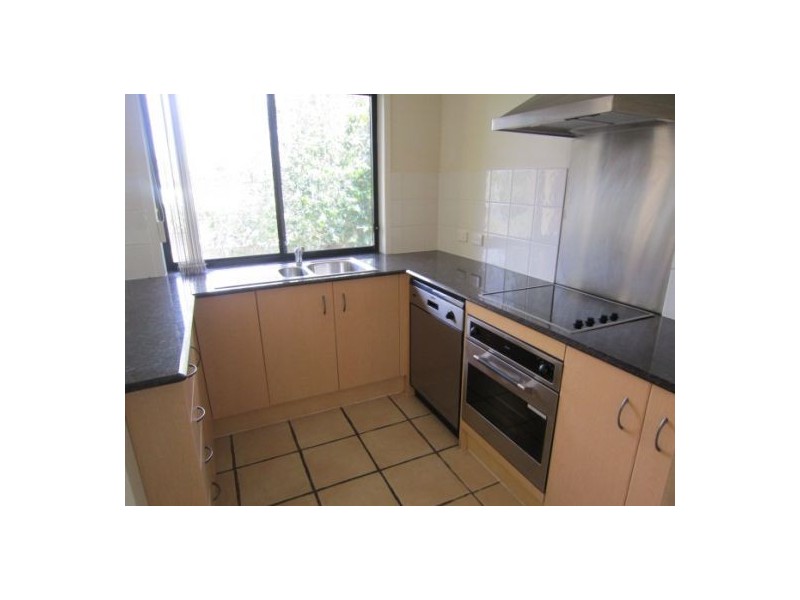 4/148 Johnston Street, Southport QLD 4215