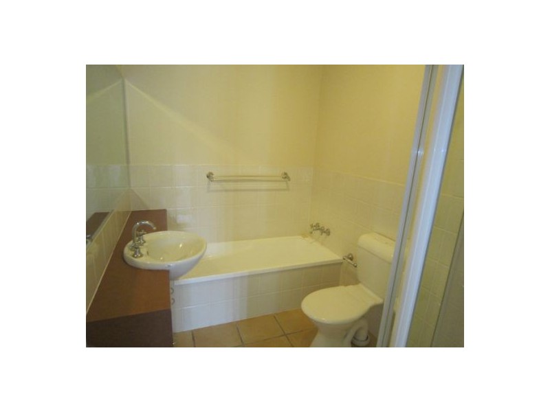 4/148 Johnston Street, Southport QLD 4215