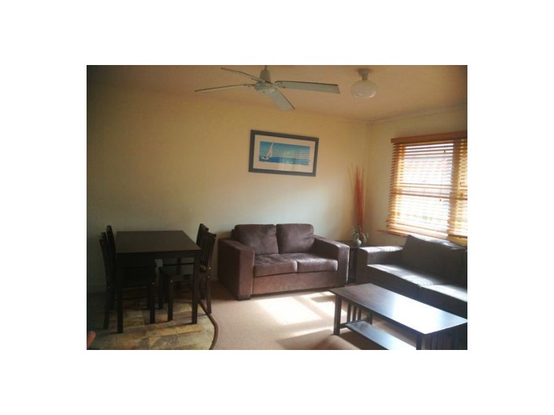 2/126 Smith Street, Southport QLD 4215