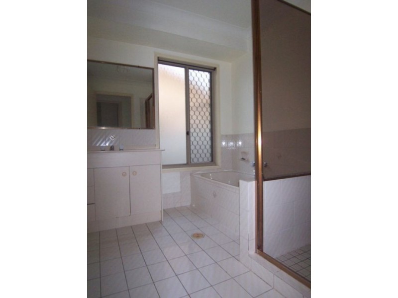 15 Erindale Court, Helensvale QLD 4212