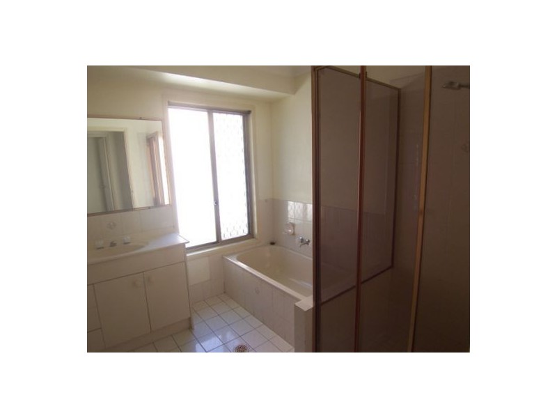 15 Erindale Court, Helensvale QLD 4212