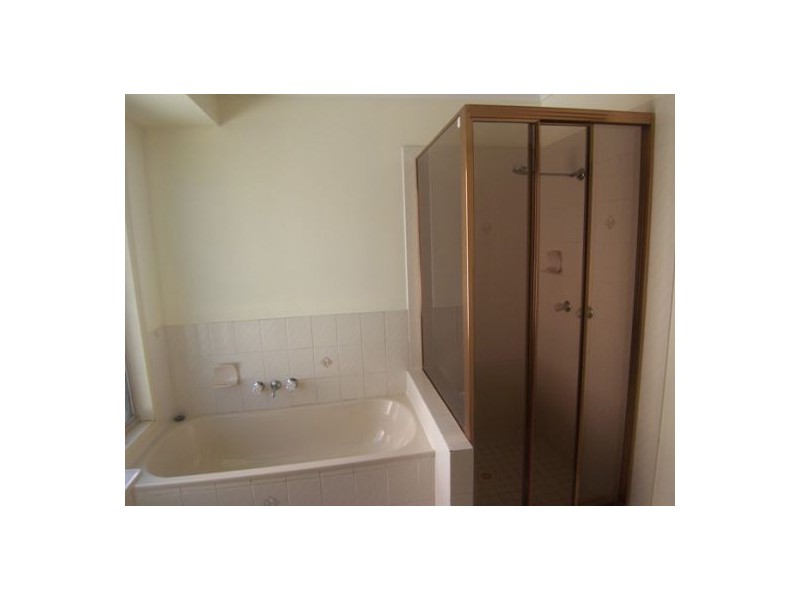 15 Erindale Court, Helensvale QLD 4212